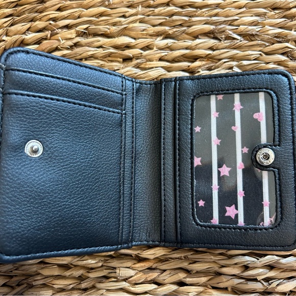 Betsey Johnson Wallet Luv Betsey Quilted Heart - Picture 5 of 8